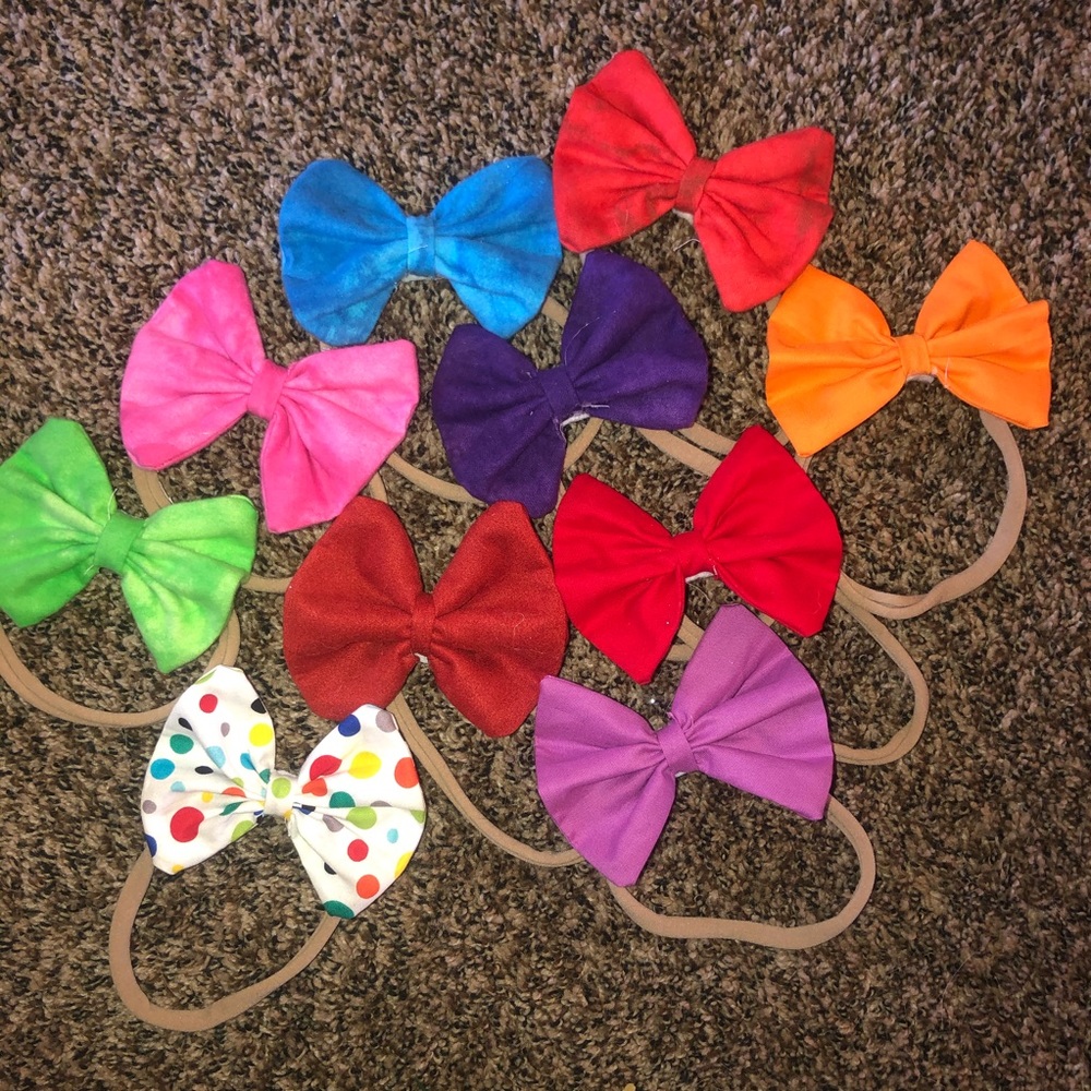 Bundle 10 bright colored bows on nylon